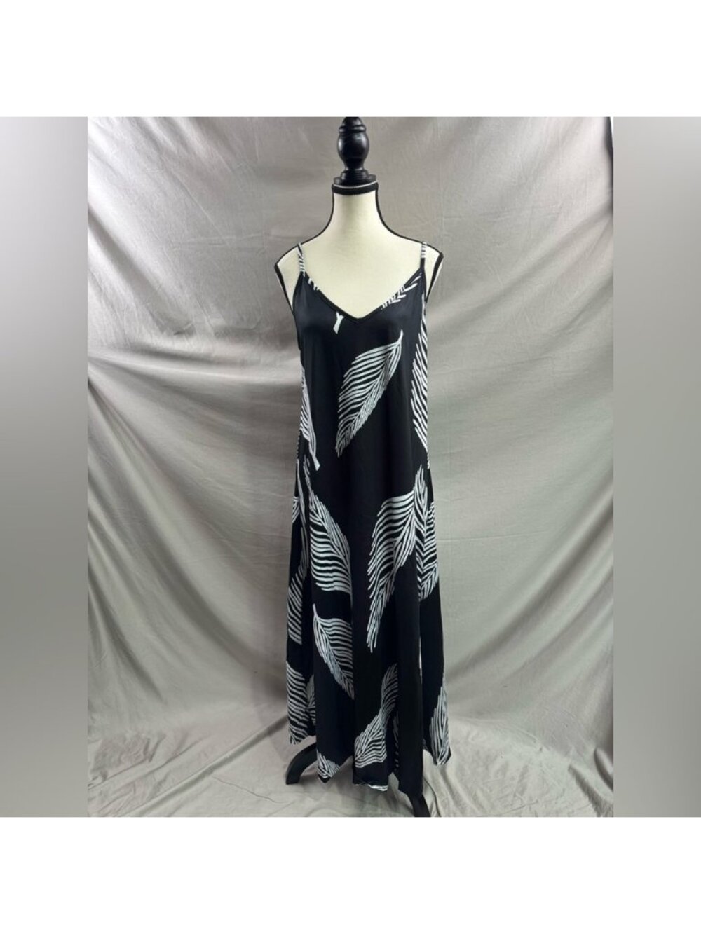 Boho Leaf Print Sleeveless Maxi Dress Black - Picture 8 of 9